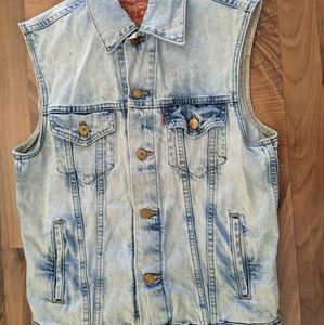 Levi's Women's Light Denim Trucker Vest